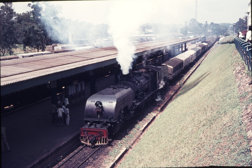 111532: Kampala Uganda Mixed from Kasese 6012