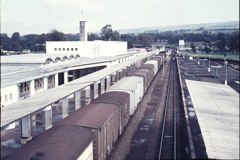 111547: Nakuru Kenya 0920 Mixed to Kisumu 5812