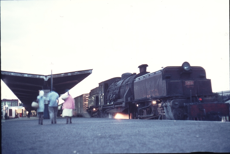 111559: Kisumu Kenya 7:15pm Eastbound Mail 5815