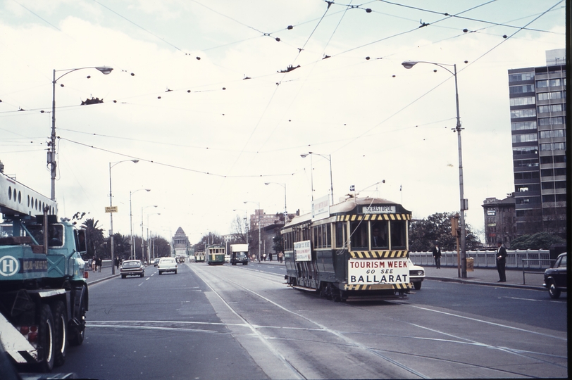 111684: Princes Bridge at Batman Avenue Up Advertising Car Ballarat No 36