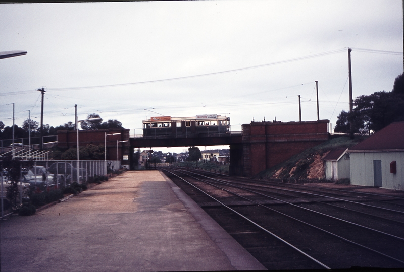 111734: Bendigo Tram to Quarry Hill on bridge