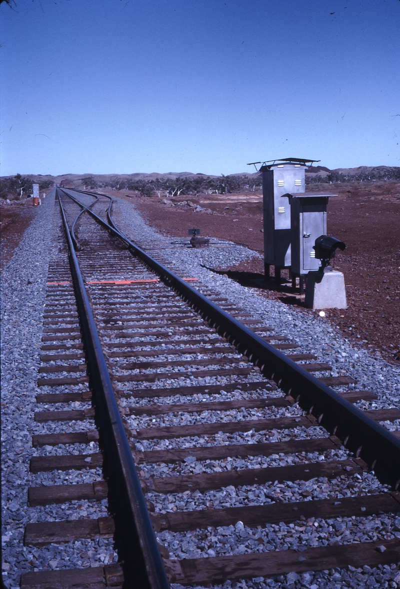 111936: Robe River Railway No 1 Siding at 27 Miles Looking South