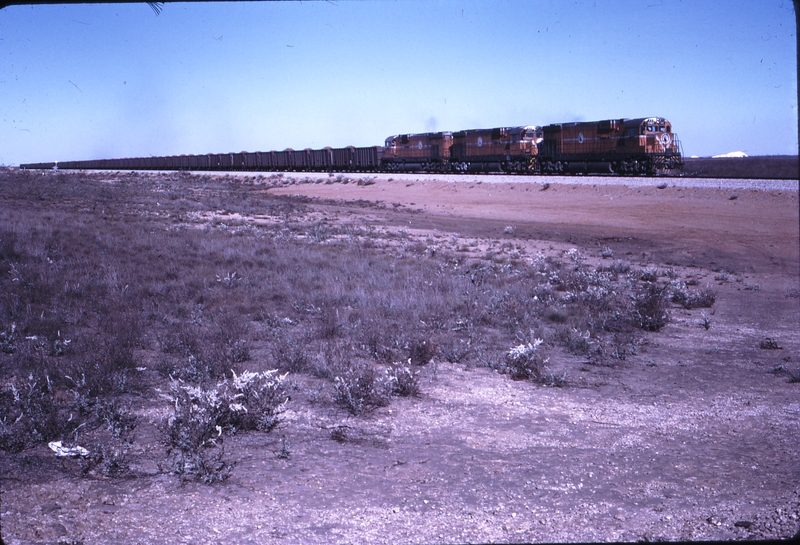 112019: Mount Newman Railway Mile 2 Loaded Ore Train 6467 5453 5465