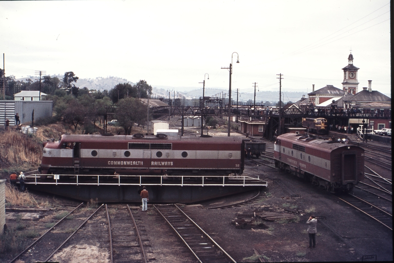 112223: Albury GM 32 on turntable also GM 31 and 4201 leading up Intercapital Daylight