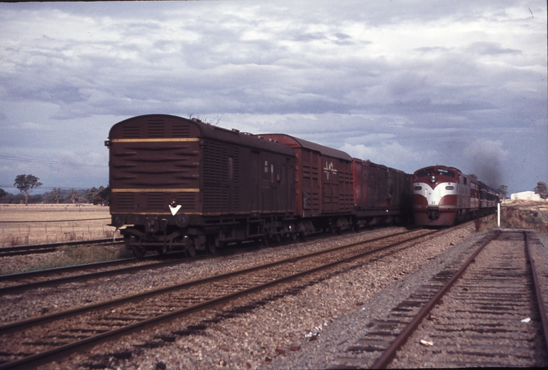 112240: Wodonga Loop Down Goods and Up ARE Special GM 32