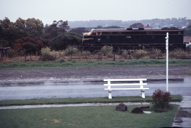 112251: Mornington S 306 on turntable