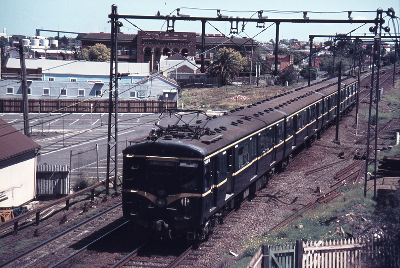 112268: Footscray Up Suburban from Williamstown 4-car Harris 508 M leading