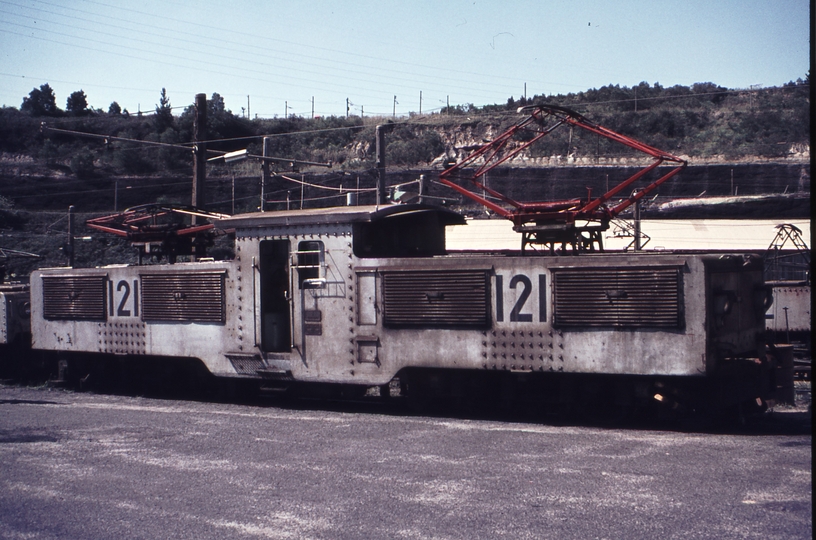 112305: SEC Railway Yallourn No 2 Loco Shed No 121