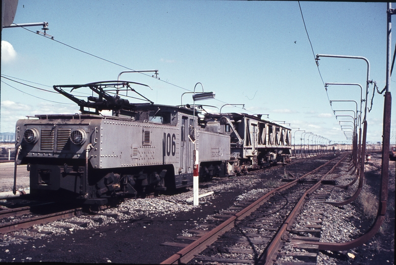 112309: SEC Railway Yallourn near Train Control No 106 and Trackshifter