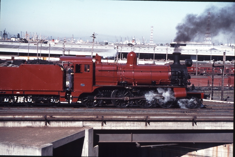 112381: North Melbourne Flyover Up Light Engine D3 639