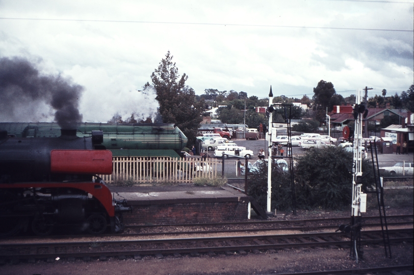 112394: Benalla Up ARE-ARHS Special R 707 and Up RTM Special 3801 3820