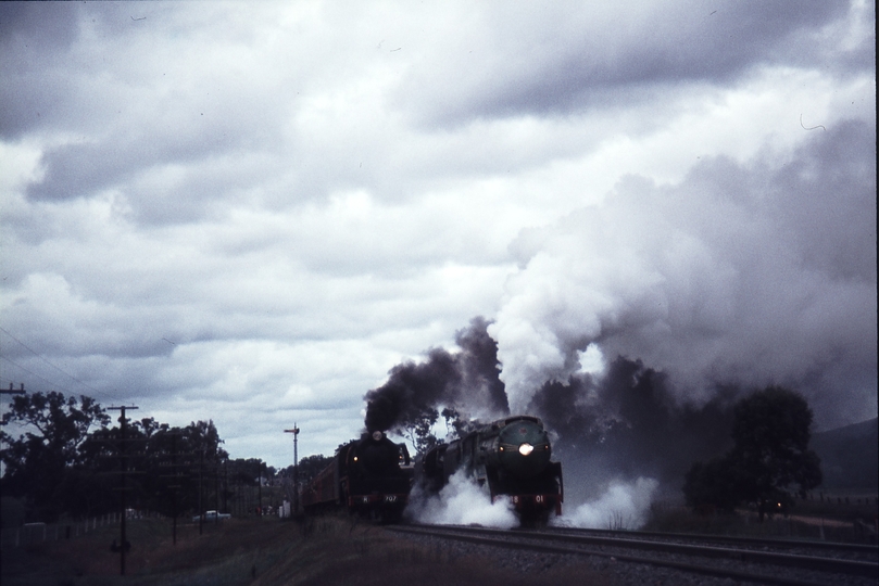 112400: Avenel up side Mile 71.5 Up ARE-ARHS Special R 707 and Up RTM Special 3801 3820