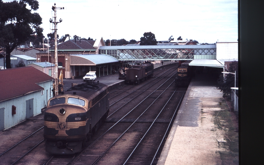 112497: Bendigo Light Engine B 73 and Down Swan Hill Passenger T 362