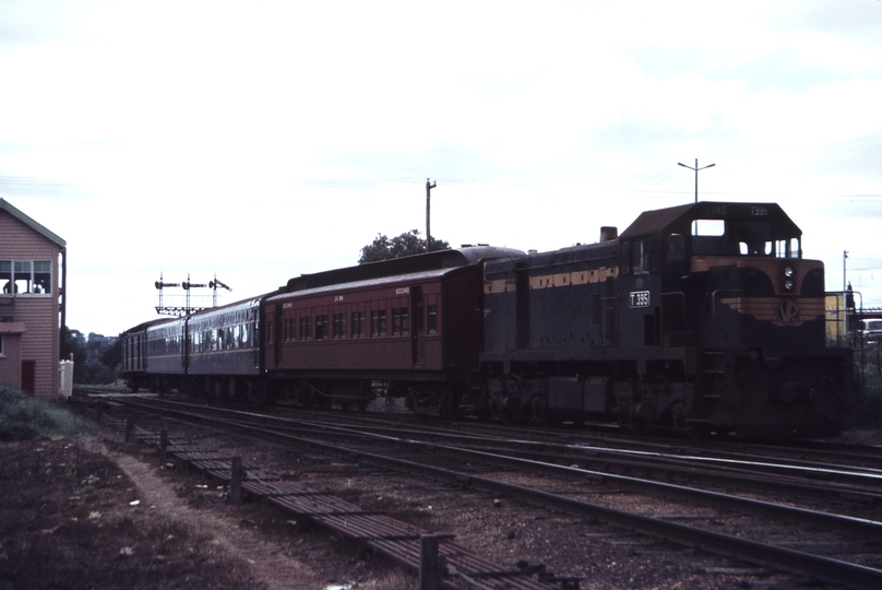 112498: Bendigo Up Swan Hill Passenger T 395