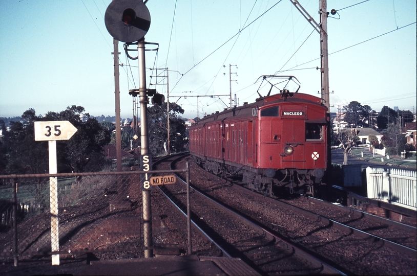 112506: Darebin Down Suburban 7-car Tait