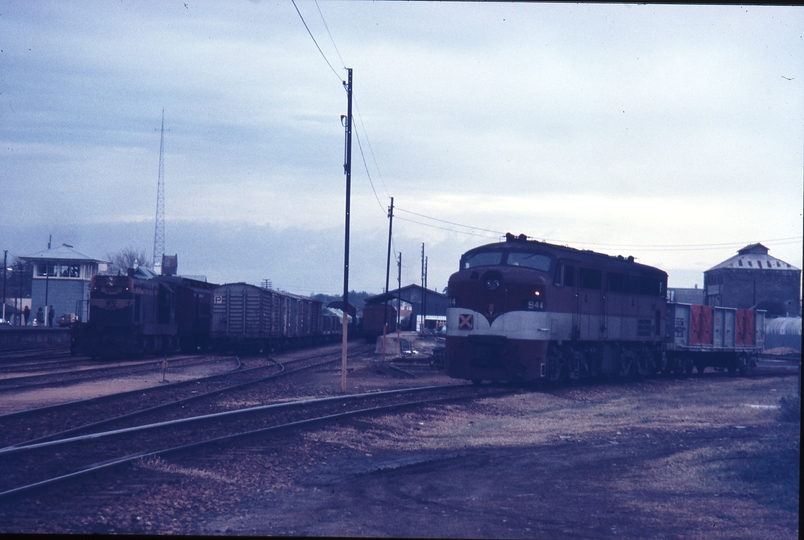 112517: Mount Gambier Shunter 944