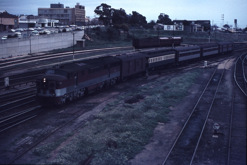 112539: Adelaide Up Passenger from Tailem Bend 908