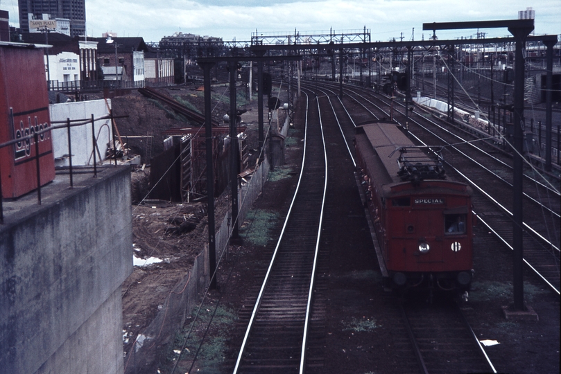 112610: North Melbourne Flyover MURLA Contract 406 Site Down ARE Special 2-car Swing Door