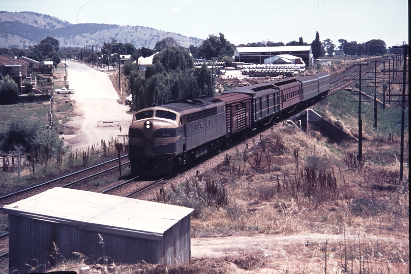 112644: Wodonga Down Albury Passenger S 301