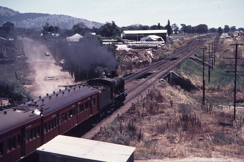 112646: Wodonga Up Special Passenger K 184