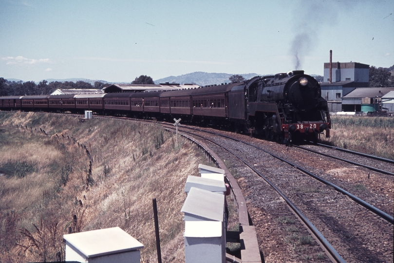 112647: Wodonga BG Loop Site Up Empty Cars 3820