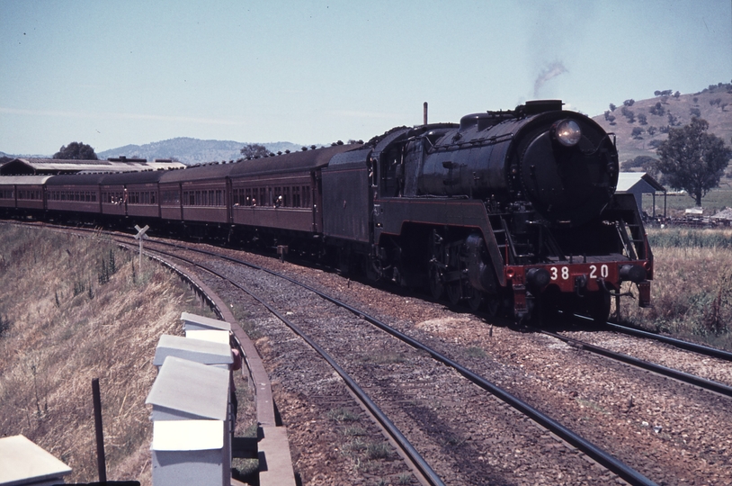 112648: Wodonga BG Loop Site Up Empty Cars 3820