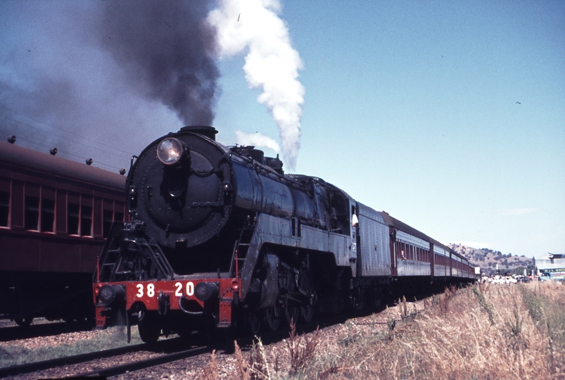 112653: Wodonga Uncle Bens Siding Up ARHS Special sg 3820 BG Special in background