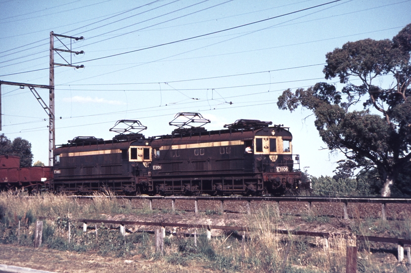 112681: Darebin up side Up Goods E 1106 E 1103