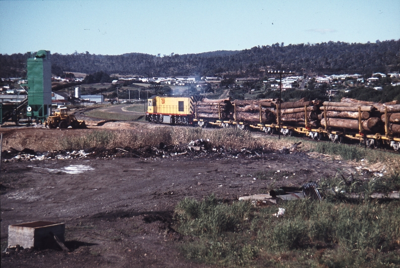 112759: Scottsdale Line near Launceston Locomotive Depot Down Log Train ZA 4