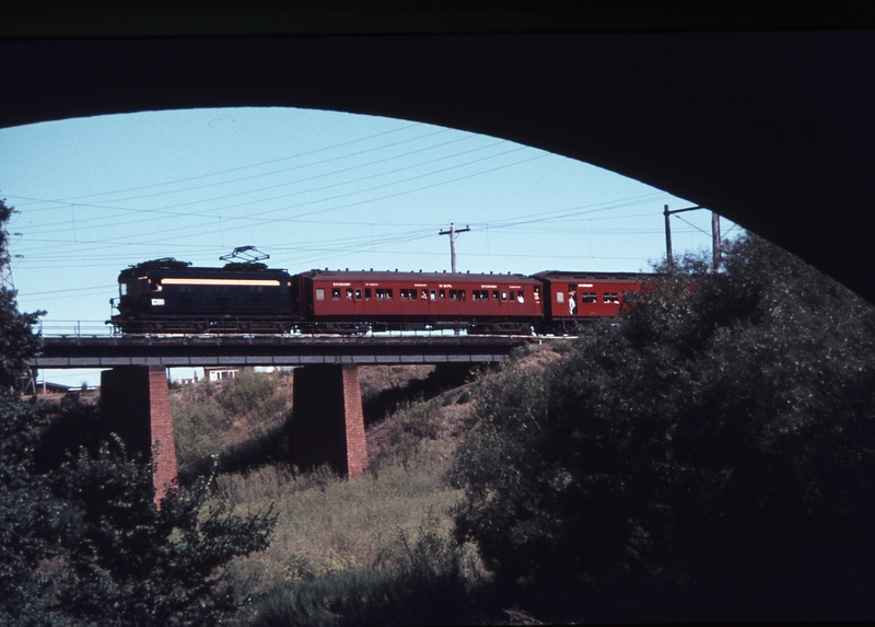 112838: Westgarth up side Merri Creek Bridge Down ARE Special E 1111