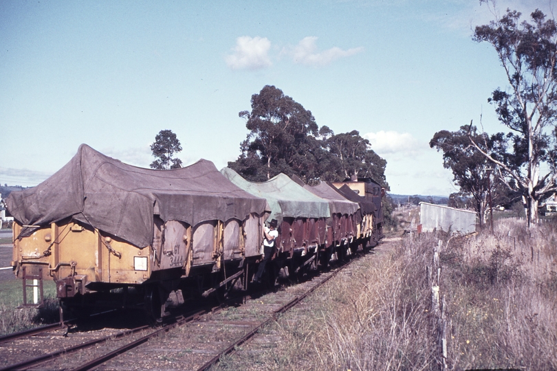 112921: Yinnar T 397 shunting Down Goods