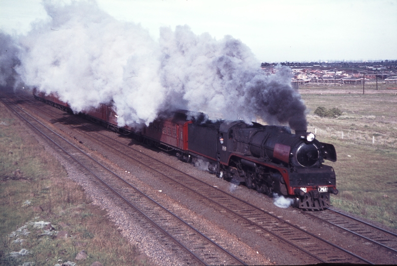 113041: Barrys Road Down SPCC Vintage Train R 761