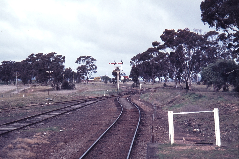 113059: Wedderburn Junction Looking towards Inglewood and Wedderburn