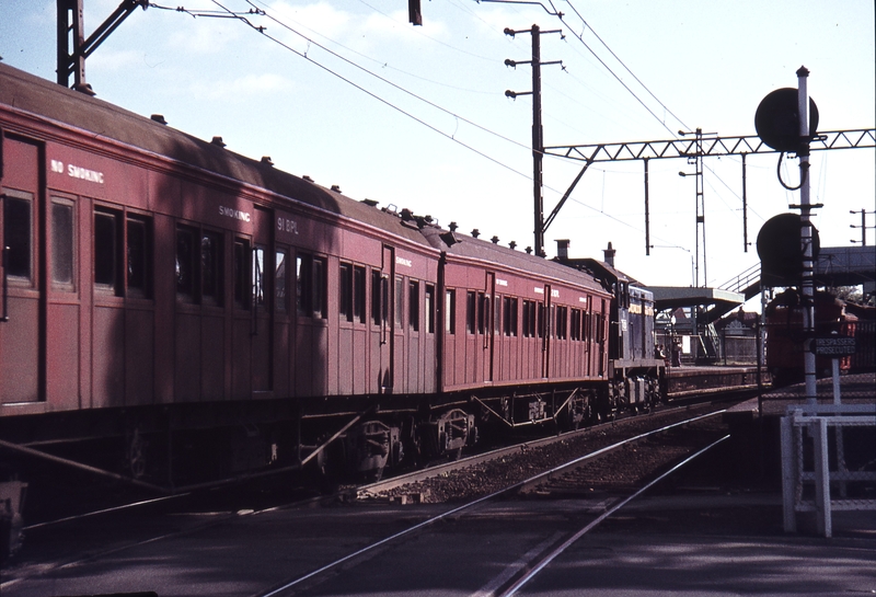 113155: Westgarth Down Empty Cars T 404