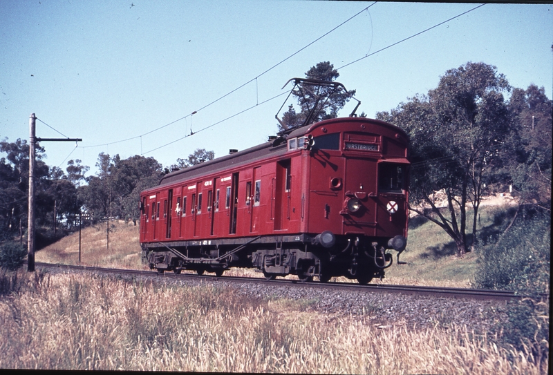 113207: Wattleglen down side Up Suburban 471 M