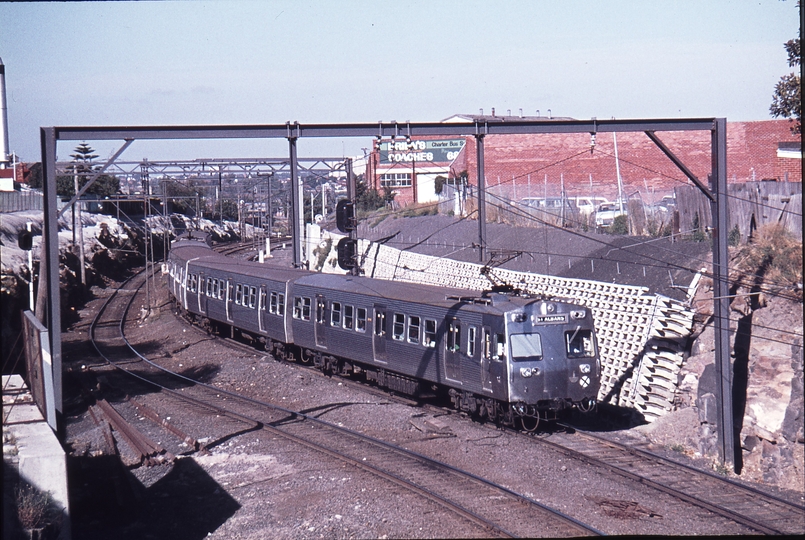 113312: Footscray Hopkins Street Down Suburban 6-car Hitachi 29 M leading