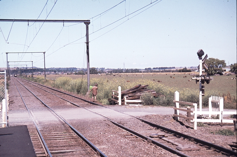 113321: Hallam Up Suburban 4-car Harris First up suburban train from Pakenham