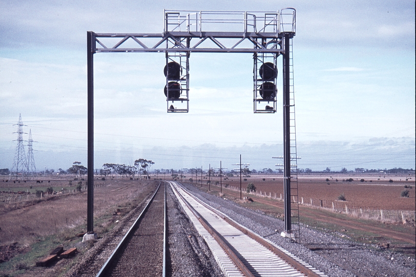 113401: Deer Park West Looking towards Melbourne