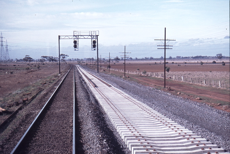 113402: Deer Park West Looking towards Melbourne