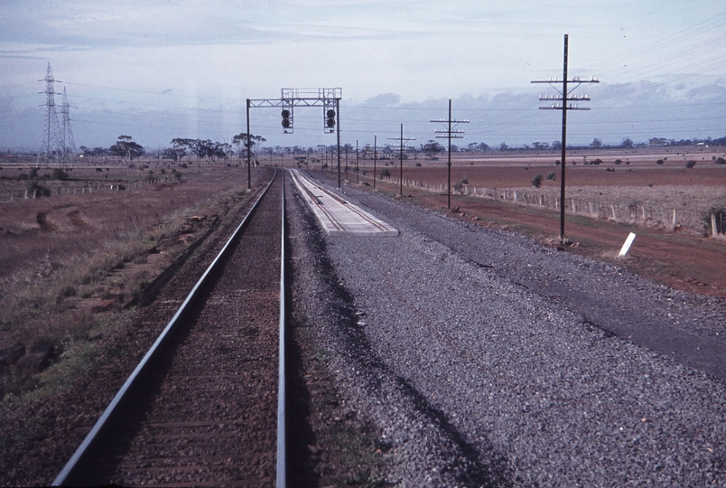 113403: Deer Park West Looking towards Melbourne