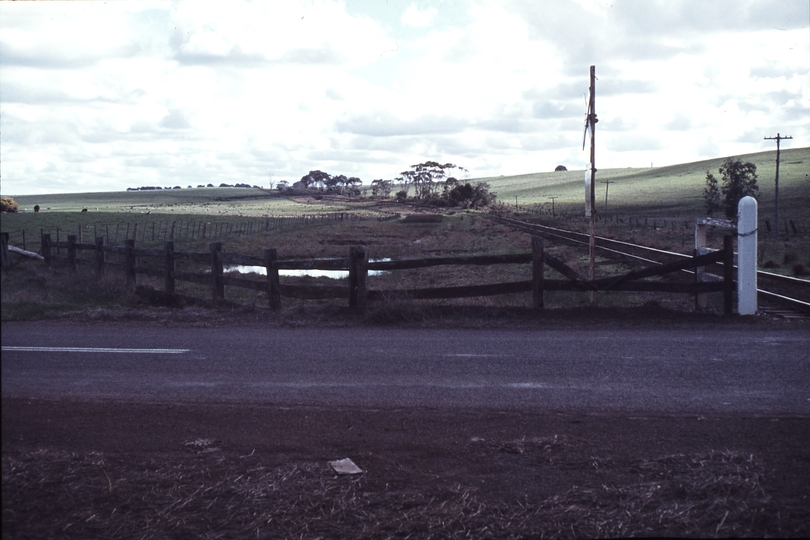 113434: Grassdale Down end level crossing