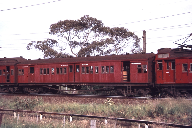 113464: Darebin up side Experimental Car 201 BT in consist of Up Suburban