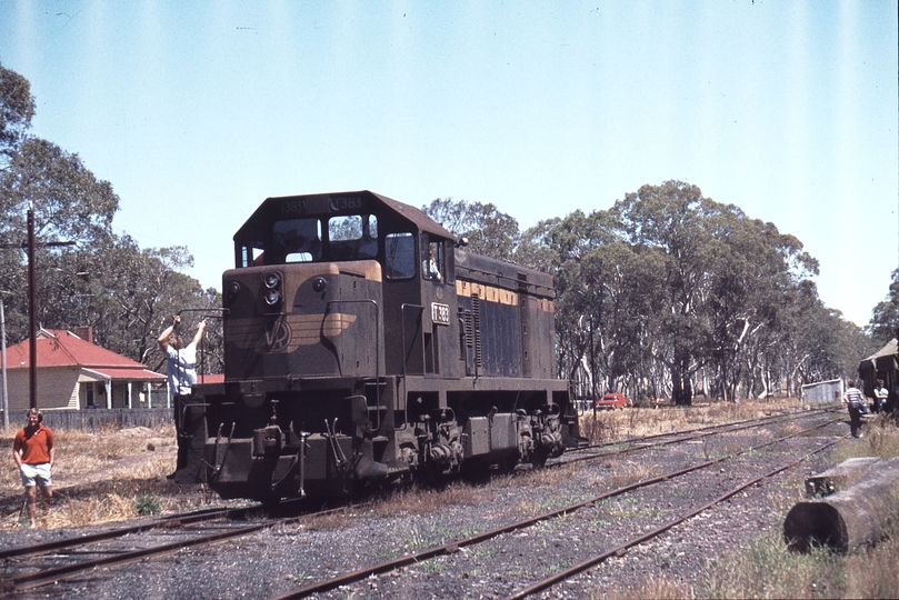 113520: Cavendish T 383 shunting Down Goods to Hamilton