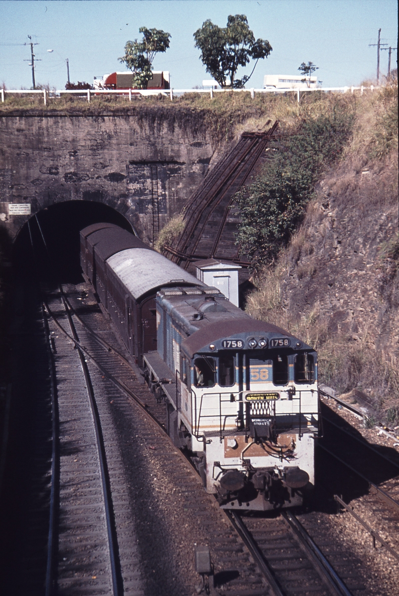 113645: Bowen Hills Down Suburban 1758