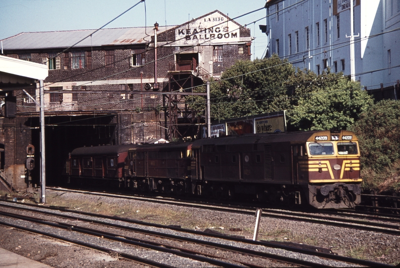 113803: Newtown Up Gold Coast Motorail 44209 4433