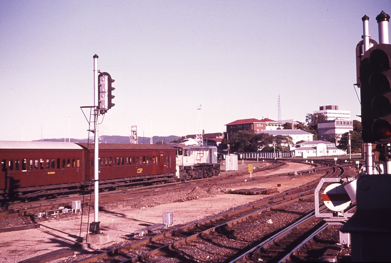 113825: Roma Street Up Suburban 1742