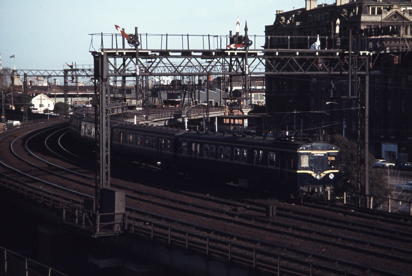 113847: Flinders Street Viaduct at Spencer Street Down Suburban 7-car Harris