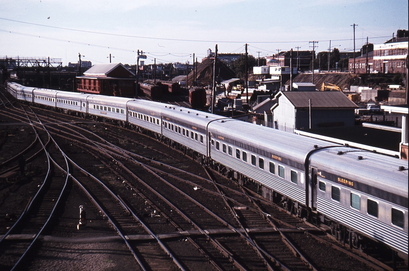 114000: Spencer Street Southern Aurora Cars being docked into No 1 Platform