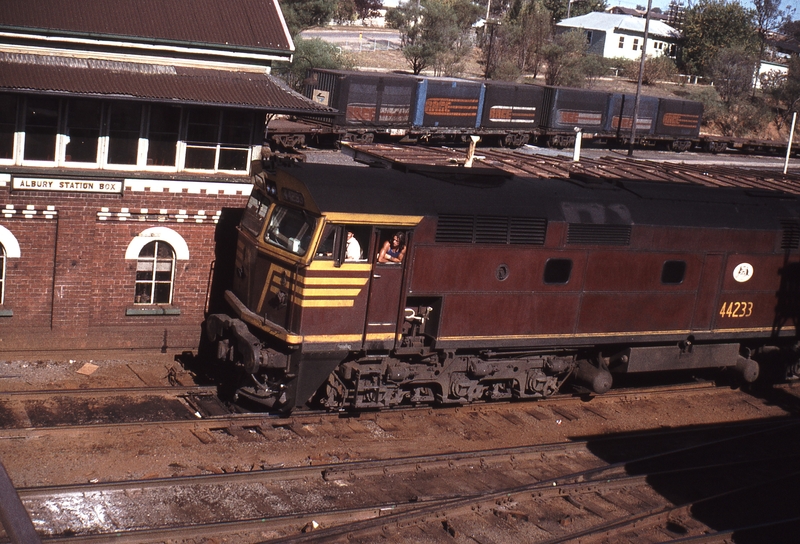 114071: Albury 44233 from down Intercapital Daylight