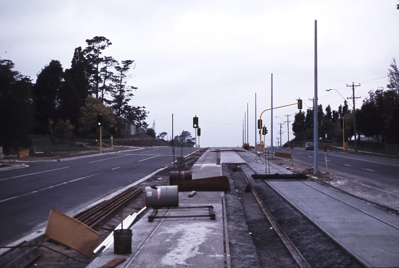 114105: Burwood Highway at Cromwell Street Looking East